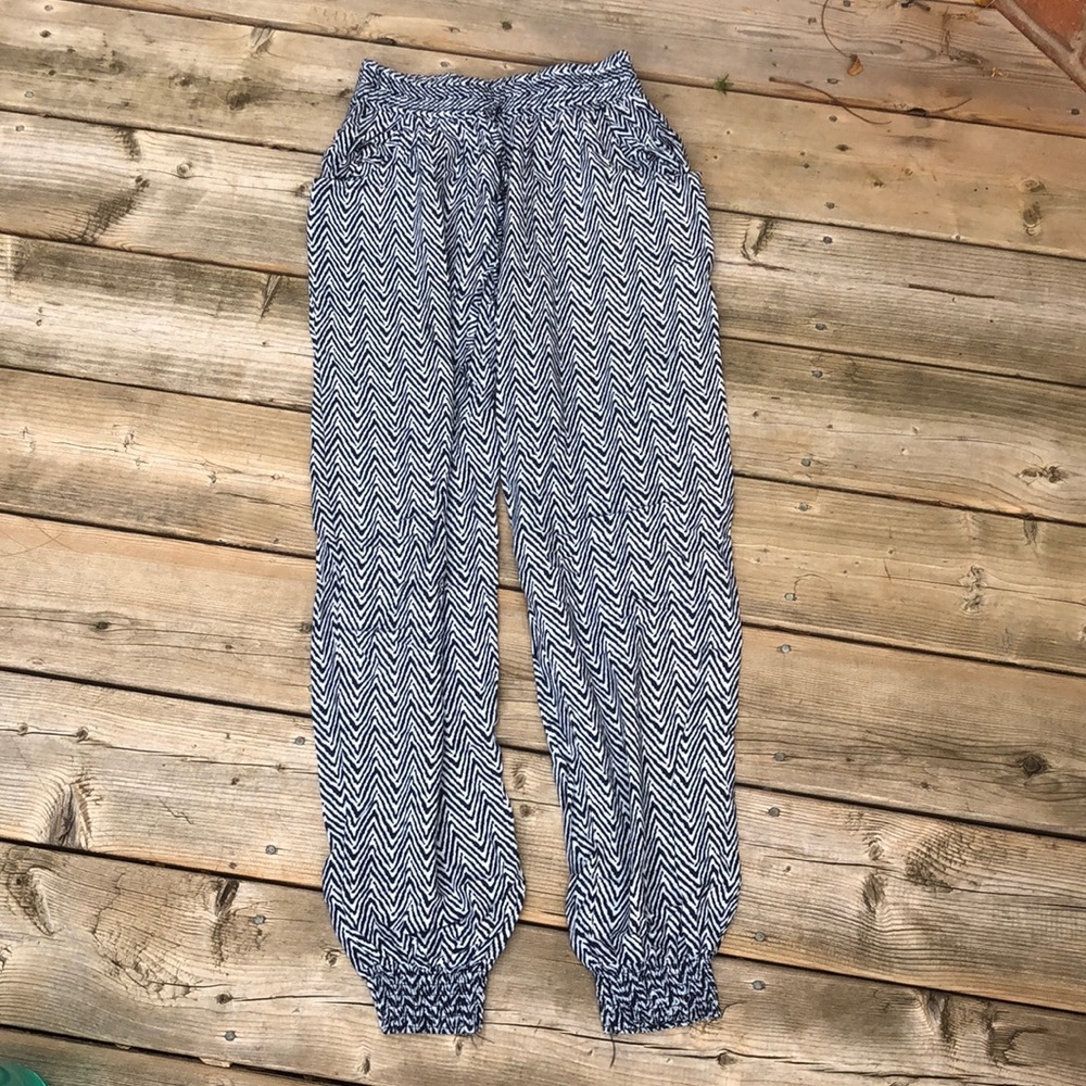Women’s loose & flowy HAREM pants (Size S)